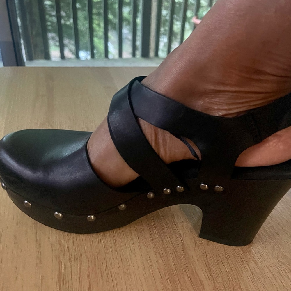 Platform black shoes with side studs by Korks!